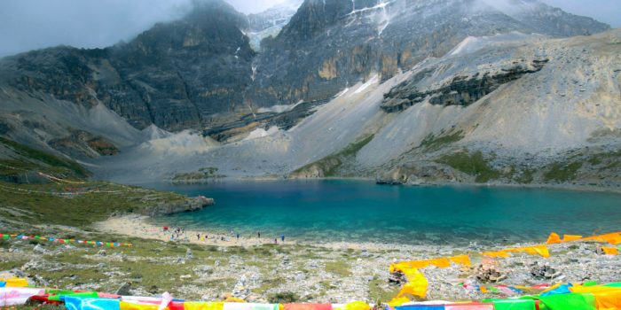 Yading trekking